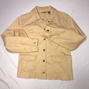 🔥Sale! Mother-in-law mov'n in Chico’s Embellished snap creamy butter jacket Sm.